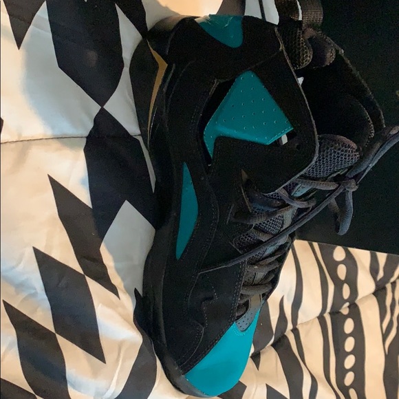 Jordan sneakers - Picture 3 of 6